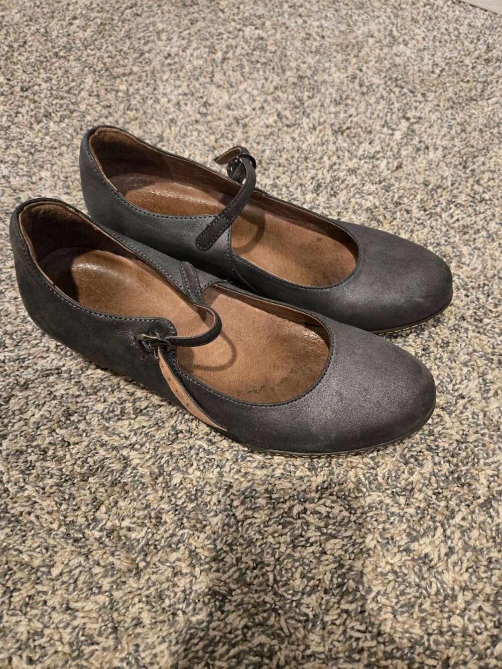 Dansko Loralie Mary Jane Wedge Gray Leather 38/7.5-8